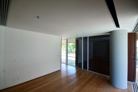 Apartamento à venda com 169m², 1 quarto e 2 vagas Apartamento à venda com 169m², 1 quarto e 2 vagasSuíte