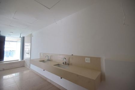 Apartamento à venda com 169m², 1 quarto e 2 vagas Apartamento à venda com 169m², 1 quarto e 2 vagasBanheiro da Suíte