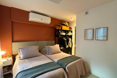 Quarto 1 de apartamento à venda com 2 quartos, 89m² em Ipanema, Rio de Janeiro