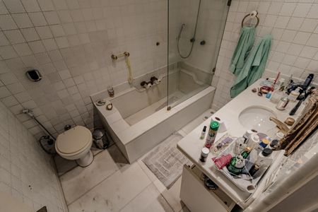 Apartamento à venda com 186m², 3 quartos e 3 vagas Apartamento à venda com 186m², 3 quartos e 3 vagasQuarto 1 - Suíte