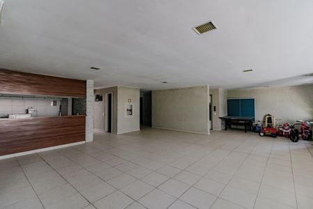 Apartamento à venda com 186m², 3 quartos e 3 vagas Apartamento à venda com 186m², 3 quartos e 3 vagasÁrea comum - Playground