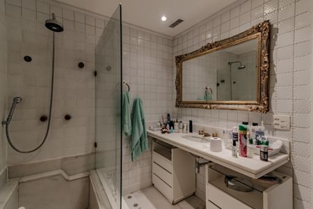 Apartamento à venda com 186m², 3 quartos e 3 vagas Apartamento à venda com 186m², 3 quartos e 3 vagasQuarto 1 - Suíte