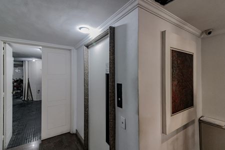 Apartamento à venda com 186m², 3 quartos e 3 vagas Apartamento à venda com 186m², 3 quartos e 3 vagasElevador