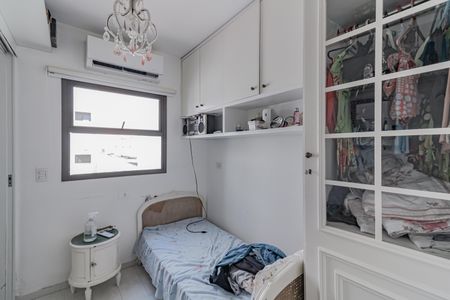 Apartamento à venda com 186m², 3 quartos e 3 vagas Apartamento à venda com 186m², 3 quartos e 3 vagasQuarto de Serviço