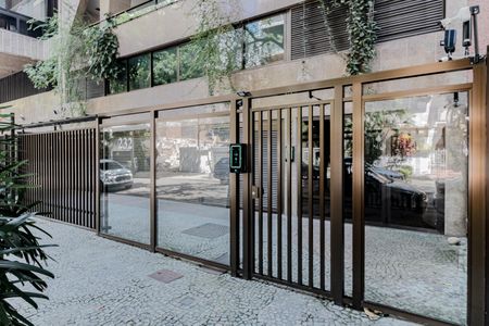 Apartamento à venda com 186m², 3 quartos e 3 vagas Apartamento à venda com 186m², 3 quartos e 3 vagasEntrada