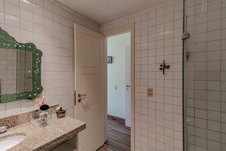Apartamento à venda com 186m², 3 quartos e 3 vagas Apartamento à venda com 186m², 3 quartos e 3 vagasQuarto 2 - Suíte