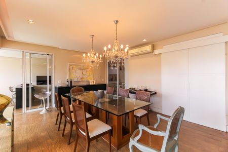 Apartamento para alugar com 228m², 3 quartos e 4 vagas Apartamento para alugar com 228m², 3 quartos e 4 vagasSala