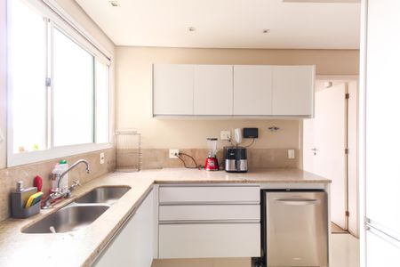 Apartamento para alugar com 228m², 3 quartos e 4 vagas Apartamento para alugar com 228m², 3 quartos e 4 vagasCozinha