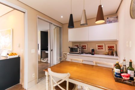 Apartamento para alugar com 228m², 3 quartos e 4 vagas Apartamento para alugar com 228m², 3 quartos e 4 vagasCozinha