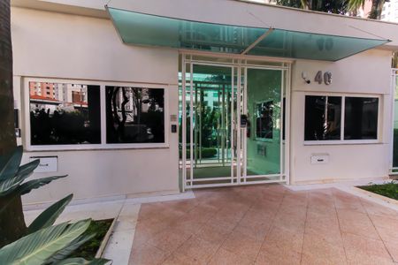 Apartamento para alugar com 228m², 3 quartos e 4 vagas Apartamento para alugar com 228m², 3 quartos e 4 vagasFachada