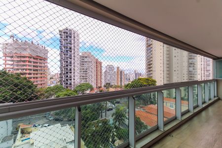 Apartamento para alugar com 228m², 3 quartos e 4 vagas Apartamento para alugar com 228m², 3 quartos e 4 vagasVaranda