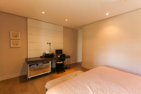 Apartamento para alugar com 228m², 3 quartos e 4 vagas Apartamento para alugar com 228m², 3 quartos e 4 vagasSuíte 1