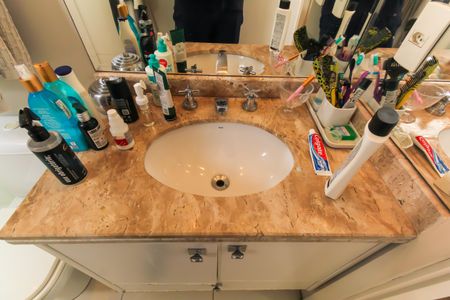 Apartamento para alugar com 228m², 3 quartos e 4 vagas Apartamento para alugar com 228m², 3 quartos e 4 vagasBanheiro da Suíte 2