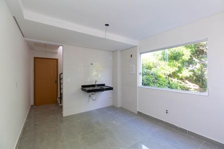 Apartamento à venda com 83m², 2 quartos e 1 vagaSala/Cozinha