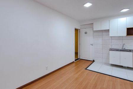 Sala de apartamento para alugar com 2 quartos, 40m² em Jardim Santa Emilia, São Paulo