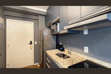 Cozinha de kitnet/studio para alugar com 1 quarto, 22m² em Paraíso, São Paulo