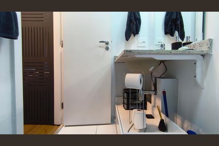 Banheiro de kitnet/studio para alugar com 1 quarto, 22m² em Paraíso, São Paulo