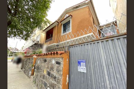 Casa à venda com 192m², 5 quartos e 5 vagasPlaquinha