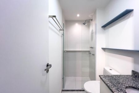 Banheiro de kitnet/studio para alugar com 1 quarto, 27m² em Vila Mariana, São Paulo
