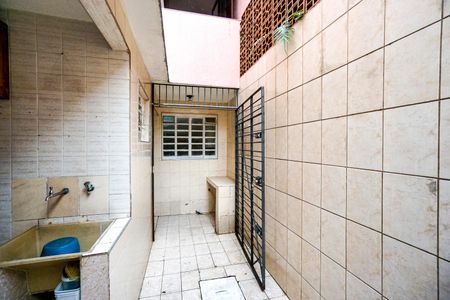 Casa à venda com 50m², 2 quartos e 1 vaga Casa à venda com 50m², 2 quartos e 1 vagaQuintal