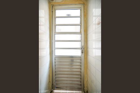 Casa à venda com 50m², 2 quartos e 1 vaga Casa à venda com 50m², 2 quartos e 1 vagaBanheiro