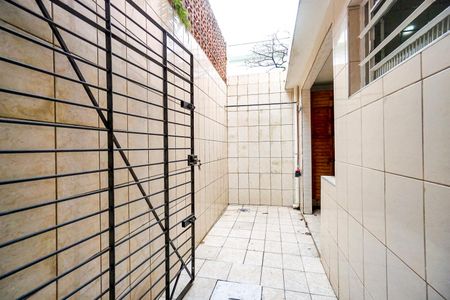 Casa à venda com 50m², 2 quartos e 1 vaga Casa à venda com 50m², 2 quartos e 1 vagaQuintal