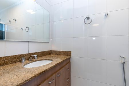 Apartamento à venda com 157m², 4 quartos e 2 vagasBanheiro da Suíte