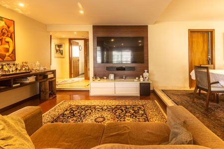 Apartamento à venda com 220m², 4 quartos e 4 vagasSala