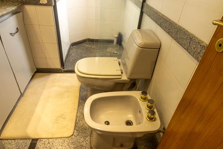 Apartamento à venda com 220m², 4 quartos e 4 vagasBanheiro da Suíte 3