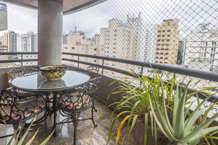 Apartamento à venda com 220m², 4 quartos e 4 vagasSacada