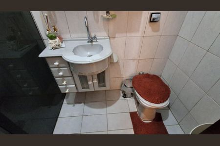 Casa à venda com 232m², 4 quartos e 2 vagasBanheiro Social 2