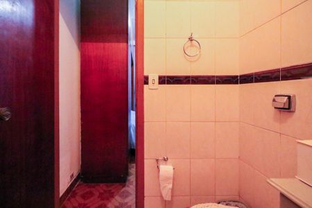 Casa à venda com 232m², 4 quartos e 2 vagasBanheiro da Suíte