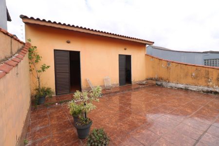 Casa à venda com 232m², 4 quartos e 2 vagasVaranda dos Quarto 