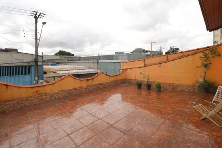 Casa à venda com 232m², 4 quartos e 2 vagasVaranda dos Quarto 