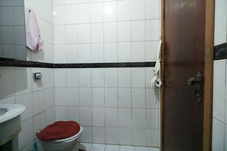 Casa à venda com 232m², 4 quartos e 2 vagasBanheiro