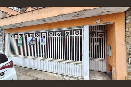 Casa à venda com 232m², 4 quartos e 2 vagasFachada 