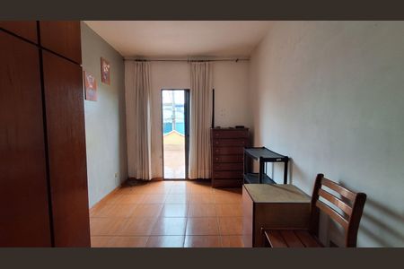 Casa à venda com 232m², 4 quartos e 2 vagasQuarto 4