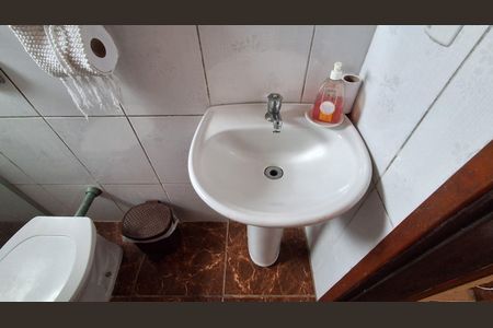 Casa à venda com 232m², 4 quartos e 2 vagasBanheiro Social 