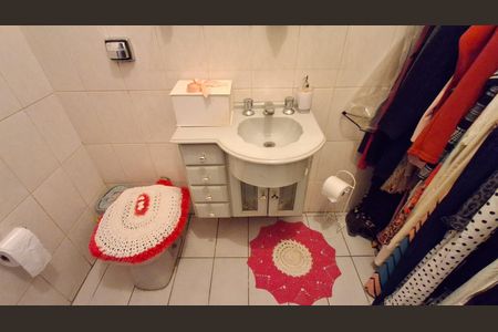 Casa à venda com 232m², 4 quartos e 2 vagasBanheiro Suíte 