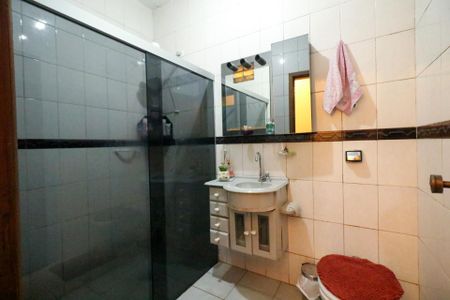 Casa à venda com 232m², 4 quartos e 2 vagasBanheiro