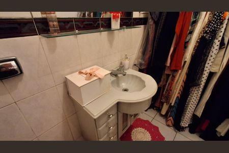 Casa à venda com 232m², 4 quartos e 2 vagasBanheiro Suíte 