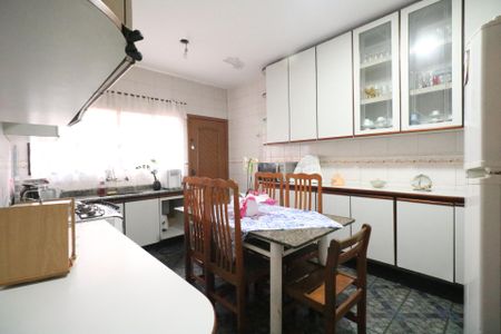 Casa à venda com 232m², 4 quartos e 2 vagasCozinha