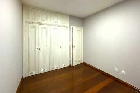 Apartamento à venda com 406m², 4 quartos e 3 vagasQuarto 2