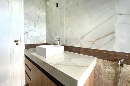 Apartamento à venda com 406m², 4 quartos e 3 vagasBanheiro