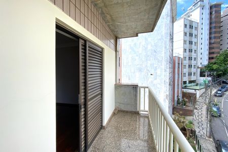 Apartamento à venda com 406m², 4 quartos e 3 vagasVaranda da Suite 1