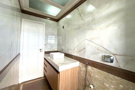 Apartamento à venda com 406m², 4 quartos e 3 vagasBanheiro