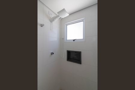 Banheiro de kitnet/studio para alugar com 0 quarto, 16m² em Vila Santa Maria, Guarulhos