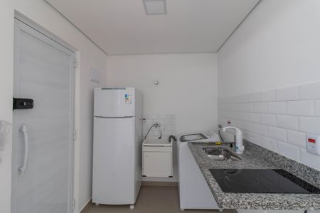 Cozinha de kitnet/studio para alugar com 0 quarto, 16m² em Vila Santa Maria, Guarulhos