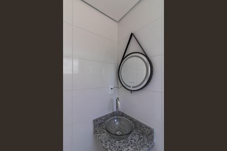 Banheiro  de kitnet/studio para alugar com 0 quarto, 16m² em Vila Santa Maria, Guarulhos