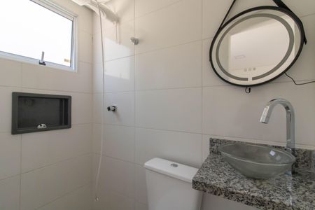 Banheiro  de kitnet/studio para alugar com 0 quarto, 16m² em Vila Santa Maria, Guarulhos